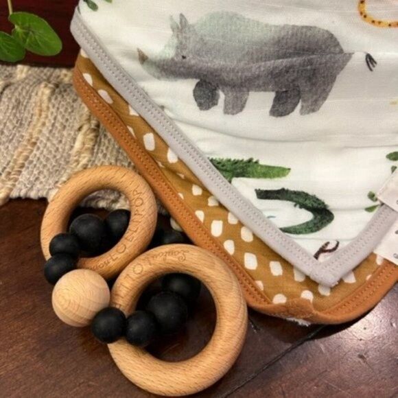 Loulou Lollipop Gift Set - Bib Set, Silicone Teether & Clip, Bubble Teether - Picture 2 of 3